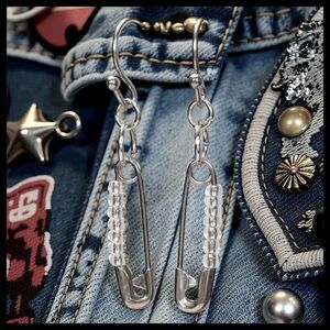 5 For $25💫Small Silver Safety Pin Punk Dangles